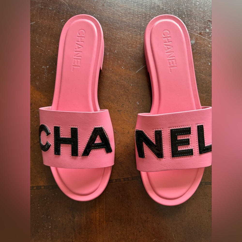 Chanel slides - Picture 14 of 15